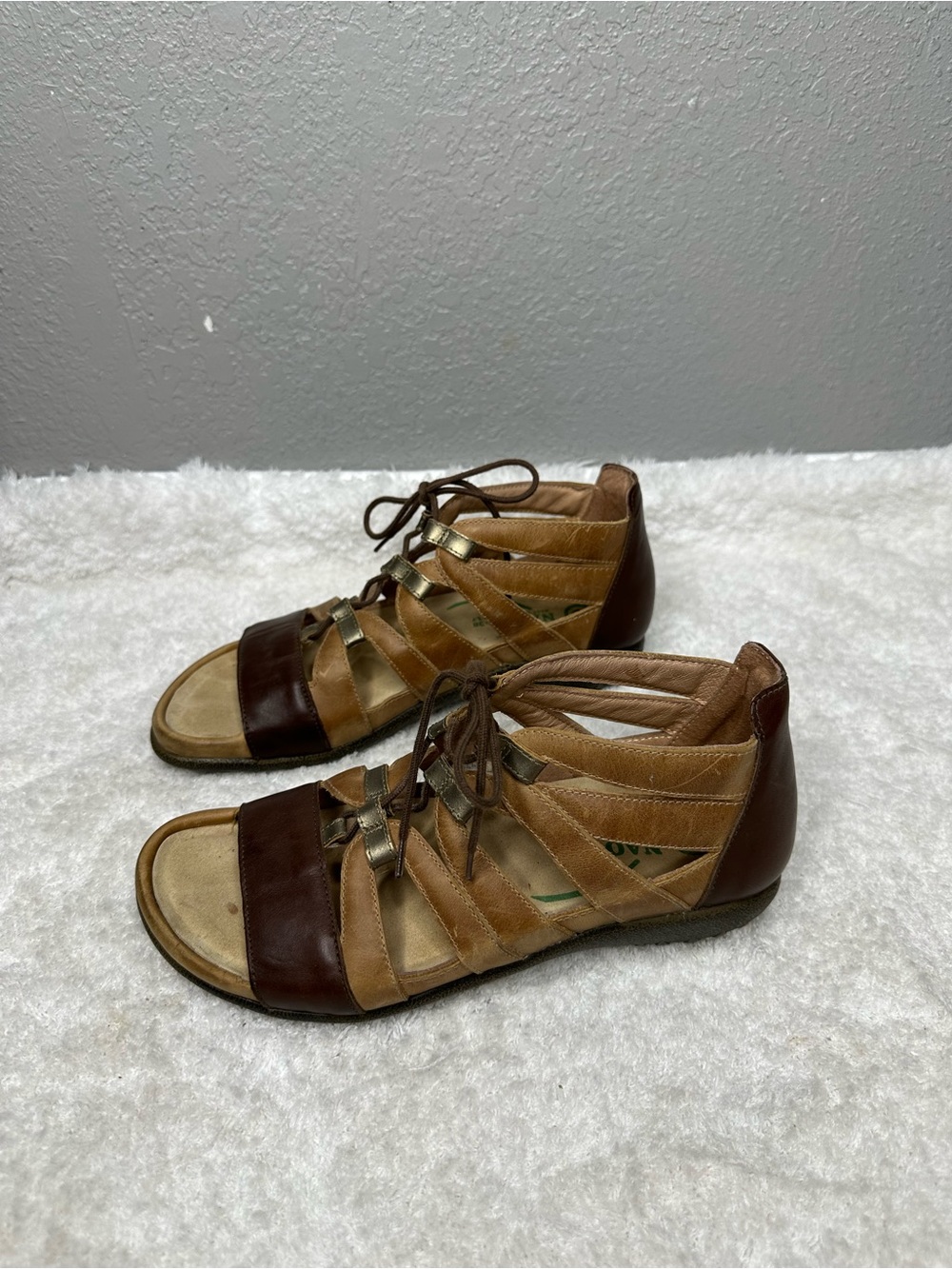 Naot Brown Leather Strappy Comfort Gladiator sandals Size EU38 /L7  U.S. 7